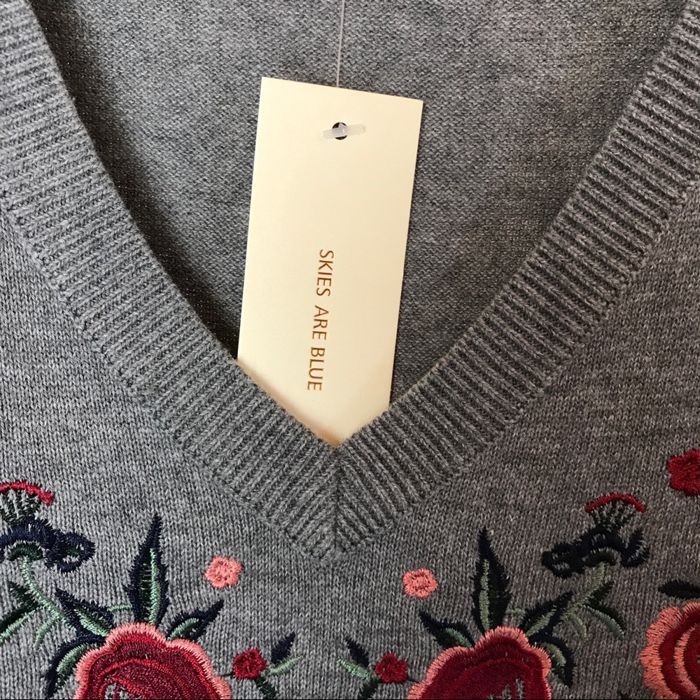 Cold shoulder embroidered sweater - Picture 6 of 6